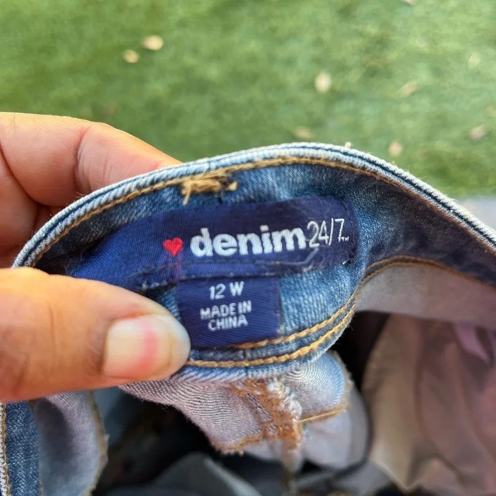 Women distressed floral fray bottom jeans by Denim 24/7 Colorful stripe size 12W - Picture 6 of 7